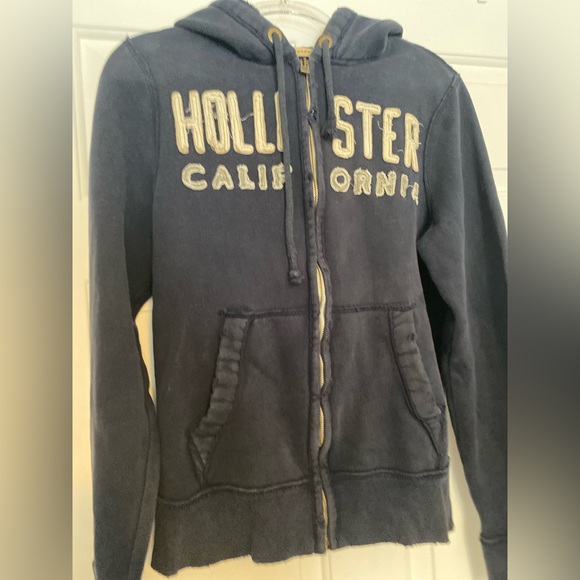 Men’s Hollister Sweatshirt - Picture 3 of 8